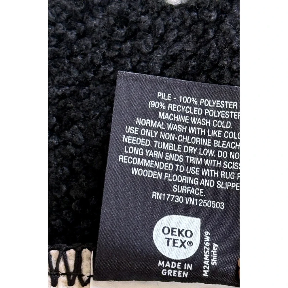 Hyde and EEK! Black Cat Bath Rug Halloween Shaped Non-Skid 19x21 New